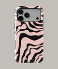 Funda personalizada animal print para iPhone en colores rosa y negro, con diseño moderno y elegante.
