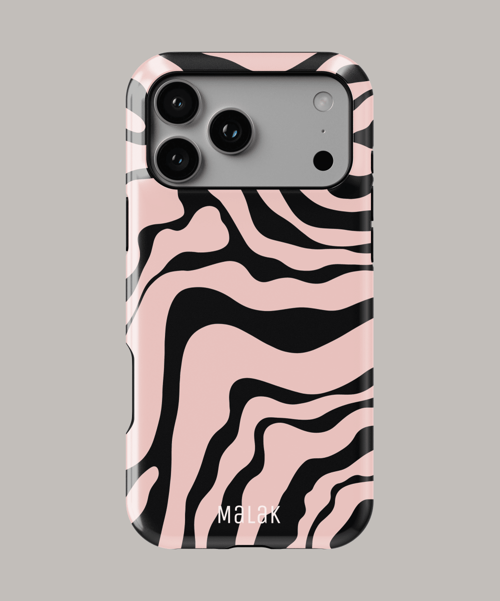 Funda personalizada animal print para iPhone en colores rosa y negro, con diseño moderno y elegante.