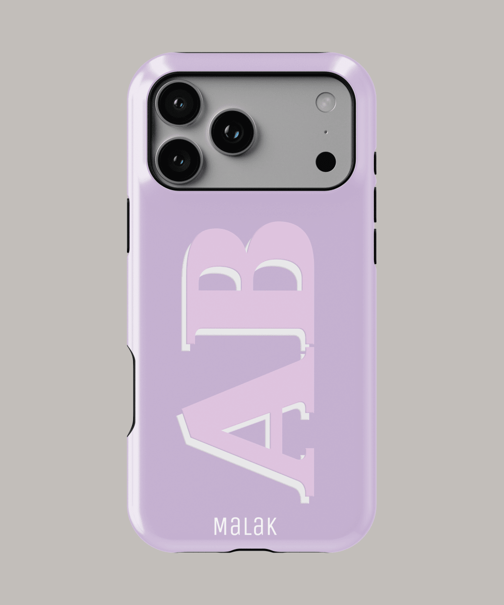 Funda personalizada Malak con iniciales AB en colores pasteles, fundas doble capa iPhone 15.