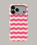 Funda personalizada para iPhone con diseño de olas rosas y crema, ideal para máxima protección y estilo.