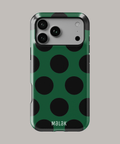 Funda iPhone con diseño de lunares en verde y negro, resistente y personalizada para máxima protección.