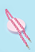 Strap Strawberry Chic elaborado a mano con más de 8.500 cristales, único en su estilo, straps artesanales de mostacilla.