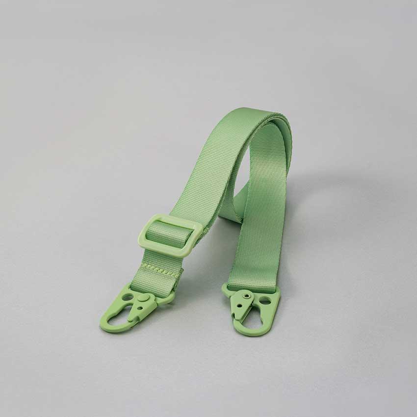 Correa ajustable para funda color pistacho, hecha de fibra de naylon con conectores metálicos y fácil de quitar, 2 mts.