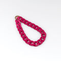Cadena de lujo para celular fucsia, elegante y original, ideal para complementar fundas Leather Collection.